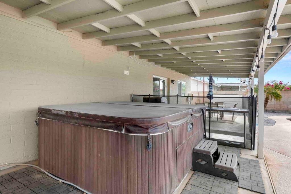 Spacious Cozy Home In Tempe Jacuzzi Pool King Bed! Exterior photo